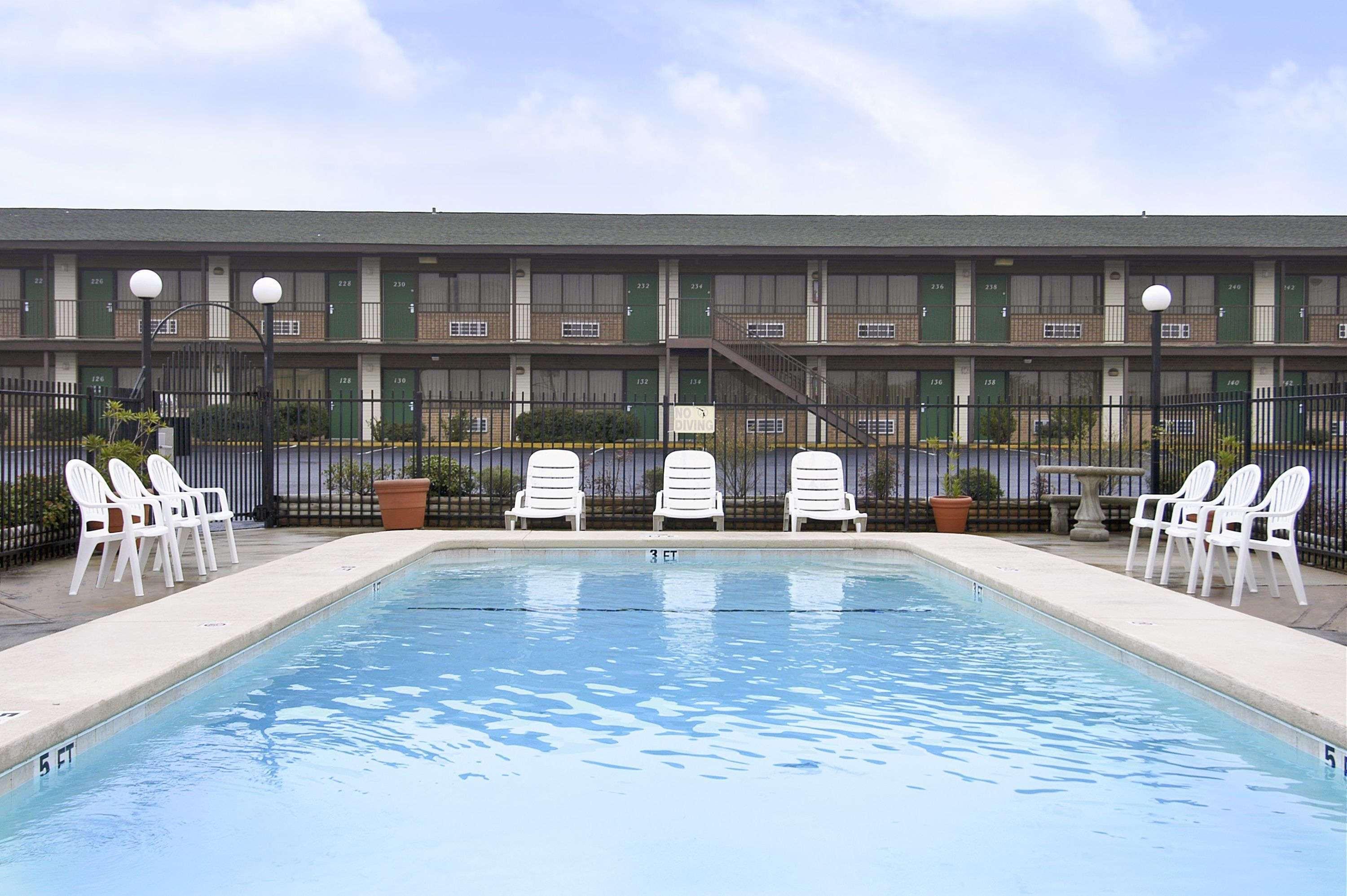 Super 8 By Wyndham Giddings Exterior foto